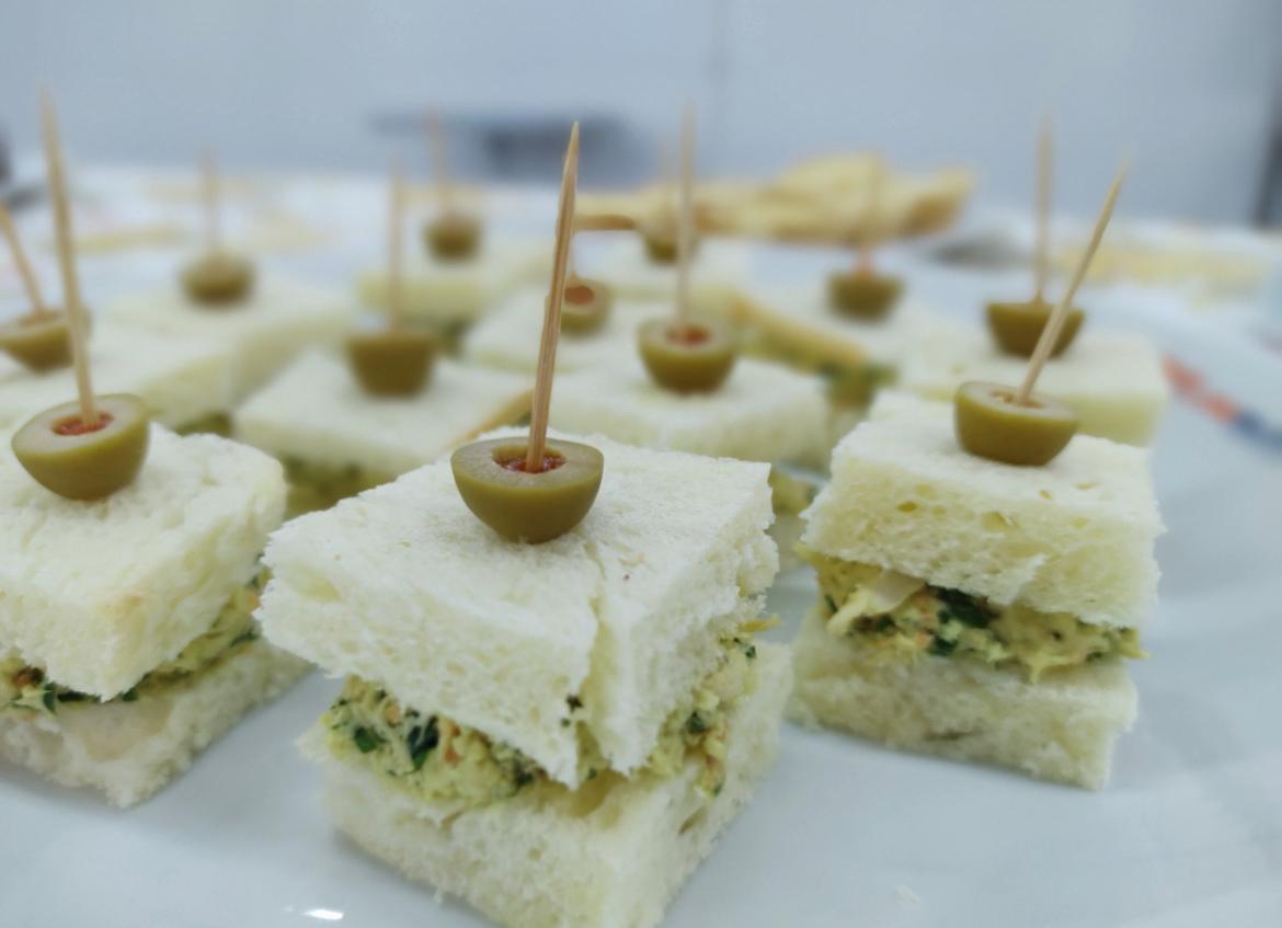 Canapés com azeitona